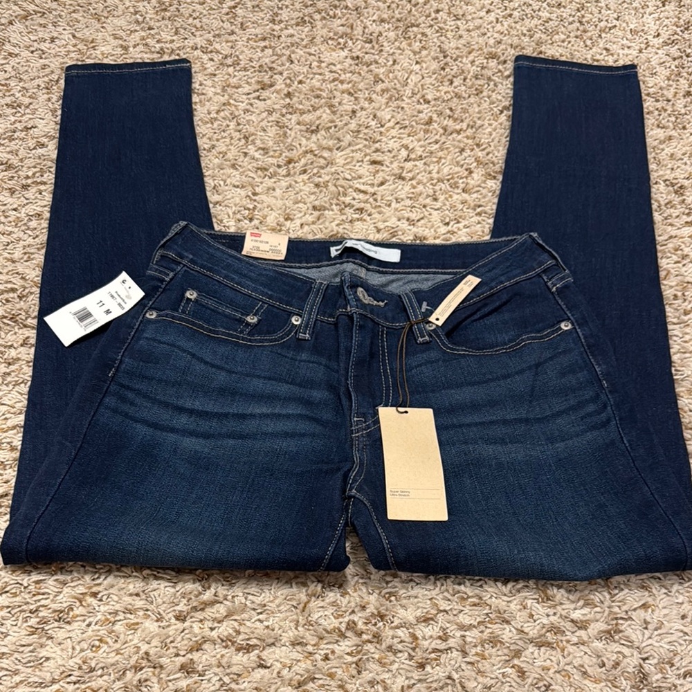 NWT. Women's Levi’s ultra low rise. Super skinny. Ultra stretch. Jeans. Size 11M